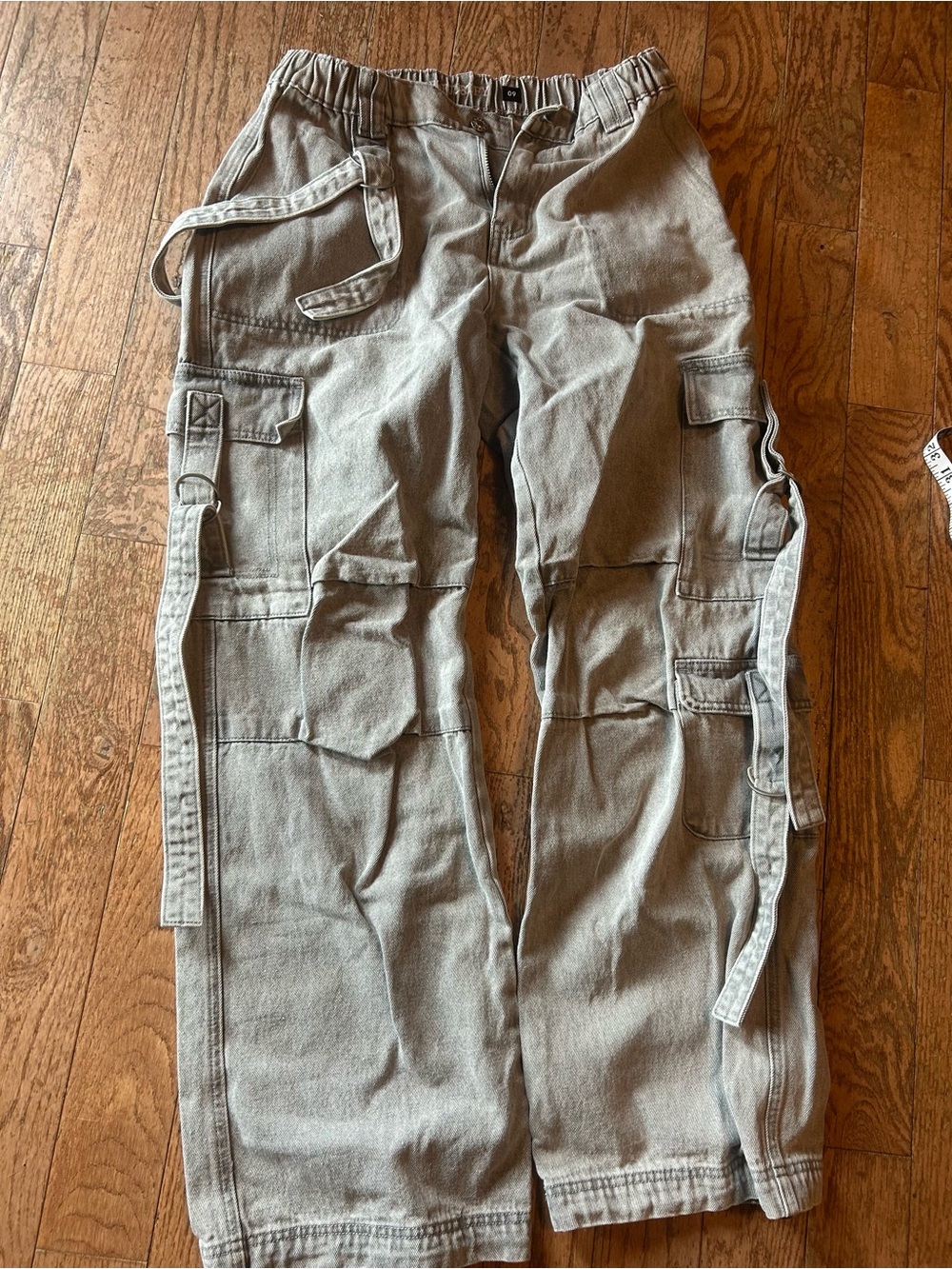 J for Justify Women’s  Utility Cargo Pants in Light Gray size 09